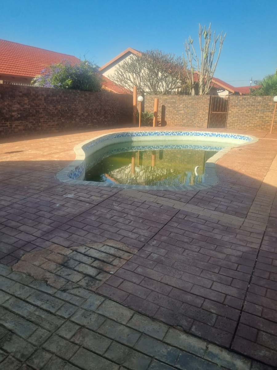 3 Bedroom Property for Sale in The Orchards Gauteng