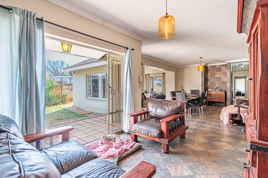 4 Bedroom Property for Sale in Elardus Park Gauteng