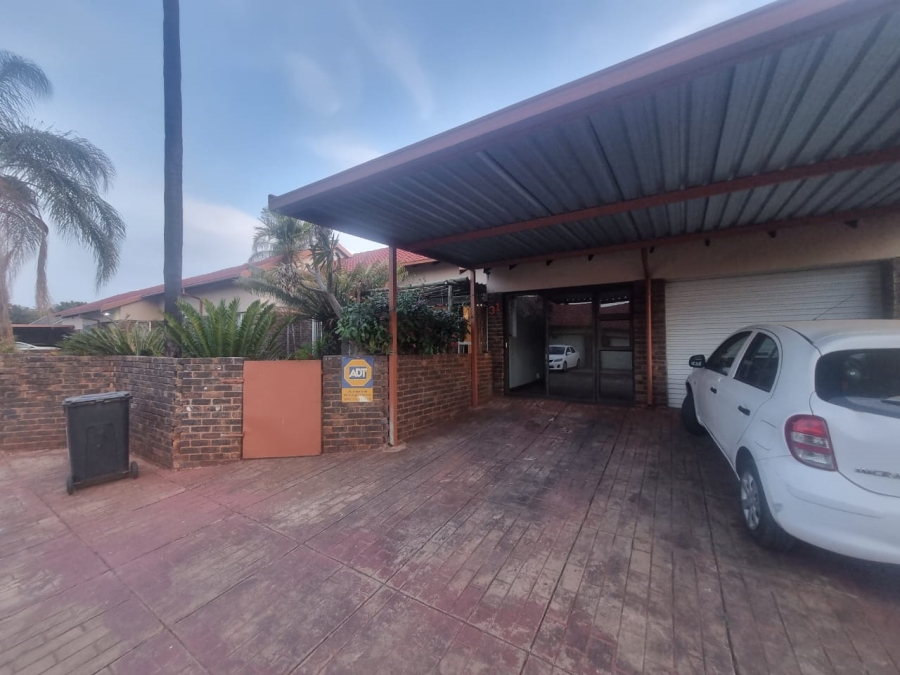 3 Bedroom Property for Sale in The Orchards Gauteng