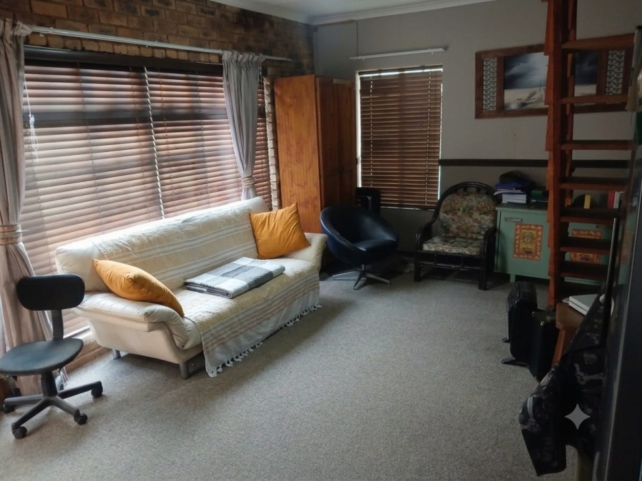 To Let 1 Bedroom Property for Rent in Edleen Gauteng