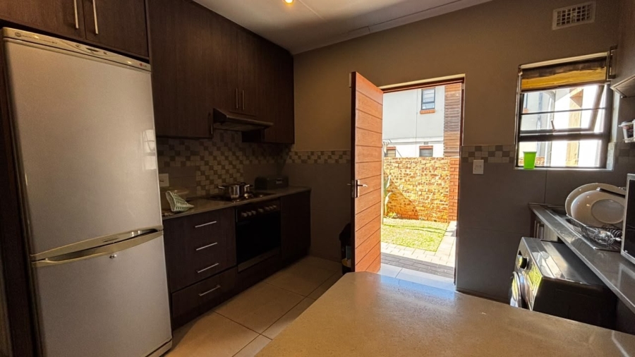3 Bedroom Property for Sale in Clayville Gauteng