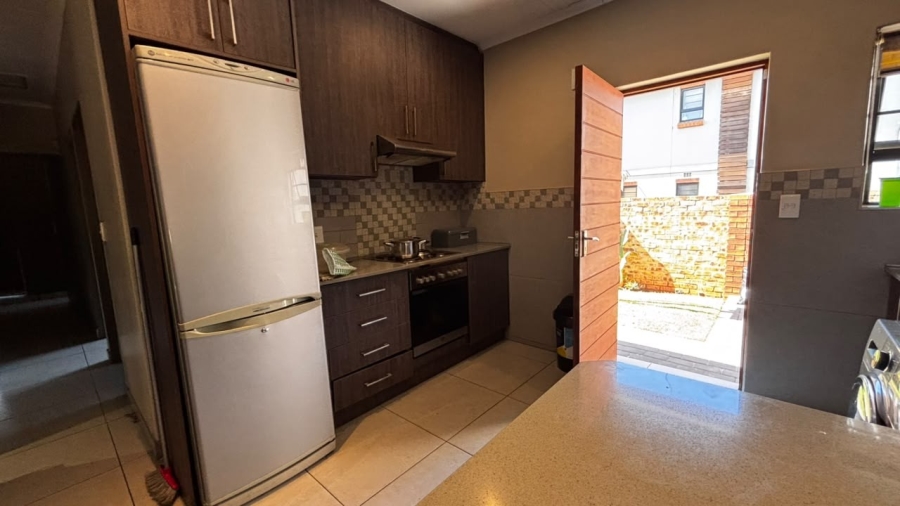3 Bedroom Property for Sale in Clayville Gauteng