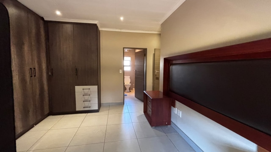 3 Bedroom Property for Sale in Clayville Gauteng