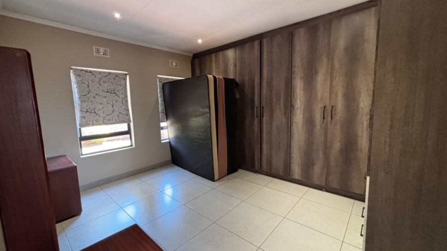 3 Bedroom Property for Sale in Clayville Gauteng
