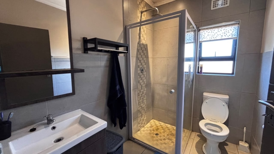 3 Bedroom Property for Sale in Clayville Gauteng