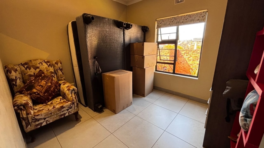 3 Bedroom Property for Sale in Clayville Gauteng