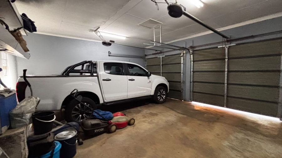 3 Bedroom Property for Sale in Clayville Gauteng