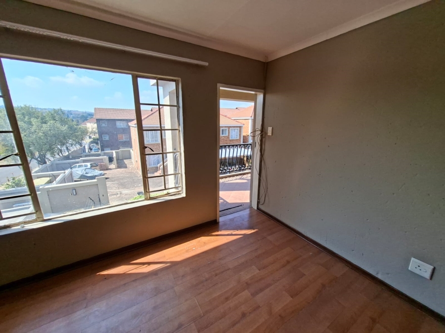 To Let 2 Bedroom Property for Rent in Vorna Valley Gauteng