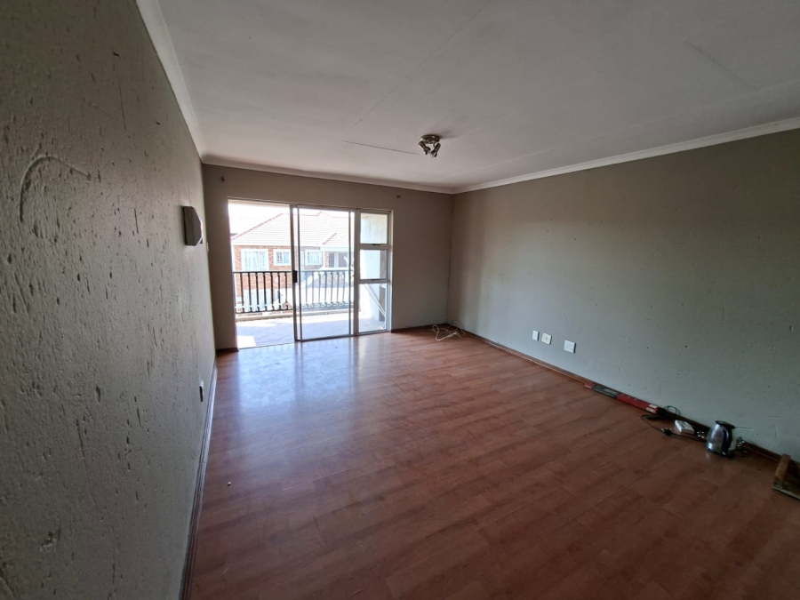 To Let 2 Bedroom Property for Rent in Vorna Valley Gauteng