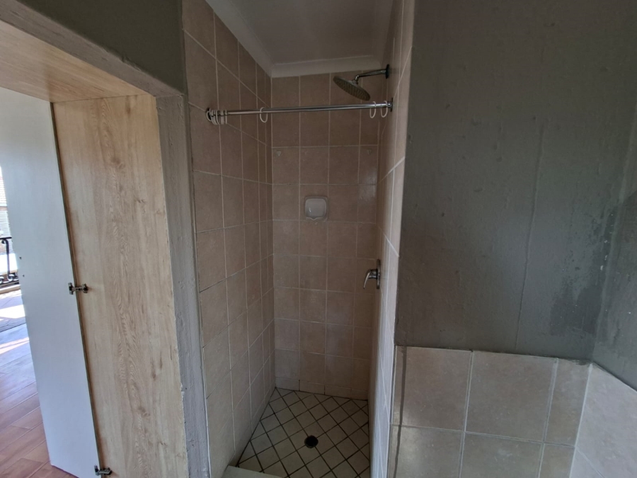 To Let 2 Bedroom Property for Rent in Vorna Valley Gauteng