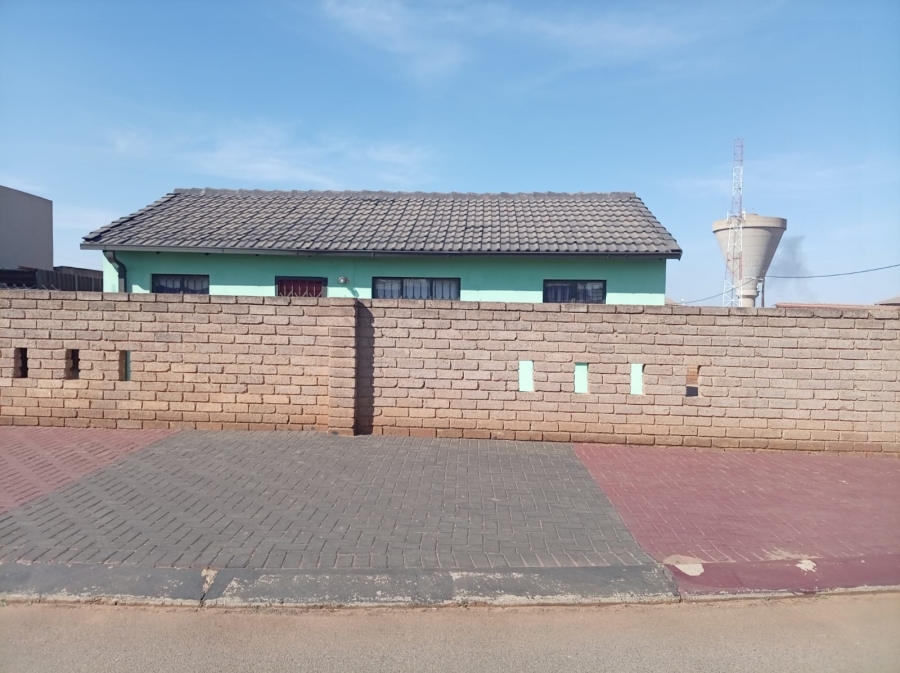 3 Bedroom Property for Sale in Protea North Gauteng