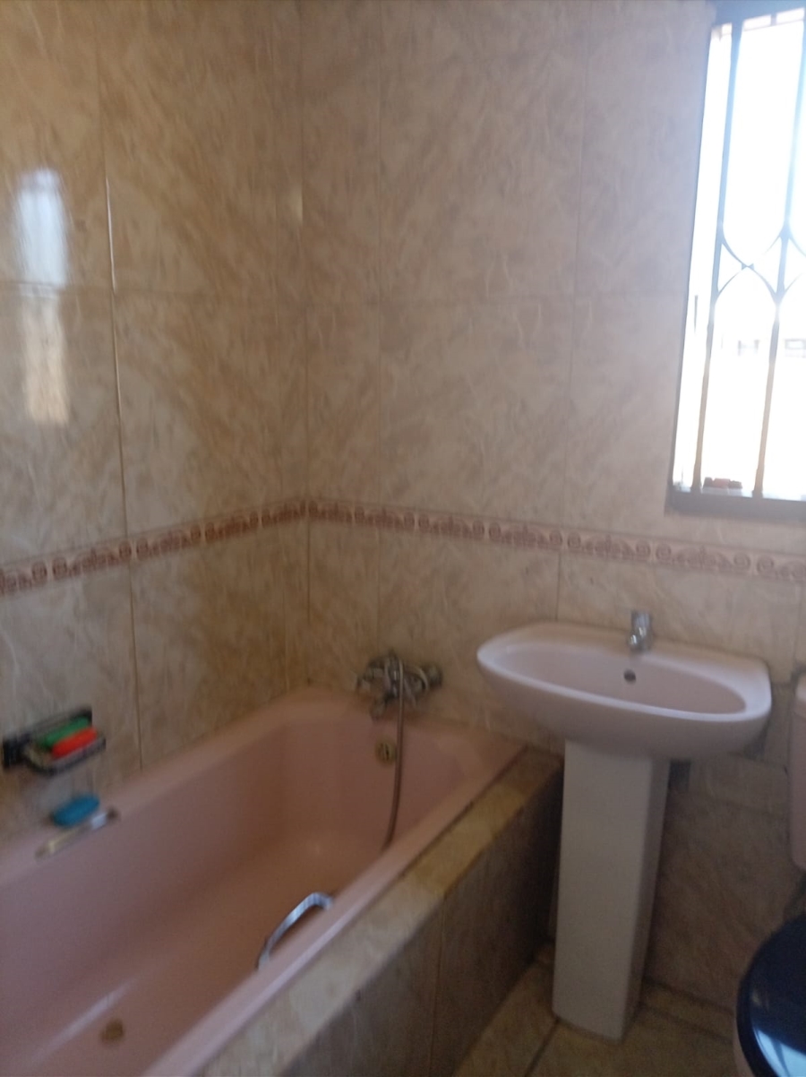 3 Bedroom Property for Sale in Protea North Gauteng