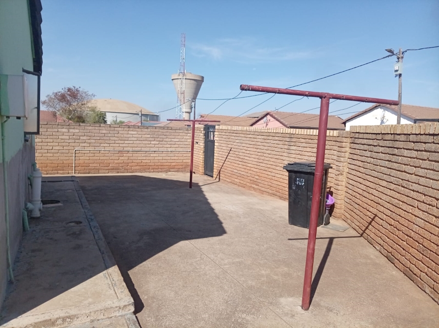 3 Bedroom Property for Sale in Protea North Gauteng