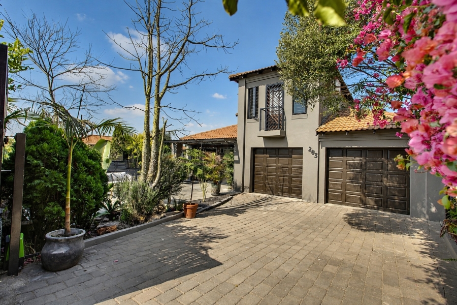 3 Bedroom Property for Sale in Beverley Gauteng