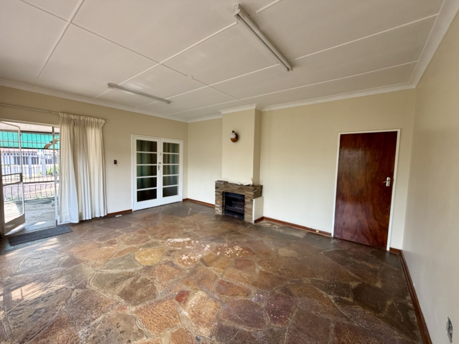 3 Bedroom Property for Sale in Queenswood Gauteng