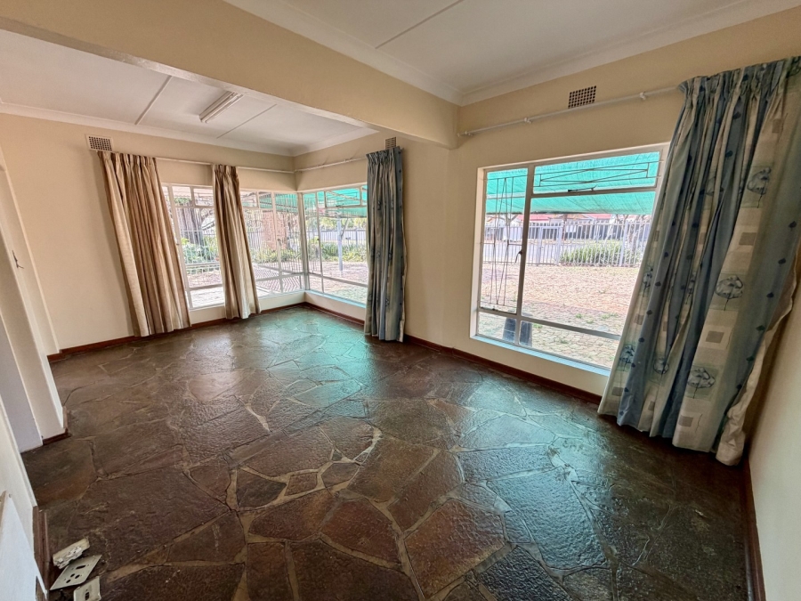 3 Bedroom Property for Sale in Queenswood Gauteng