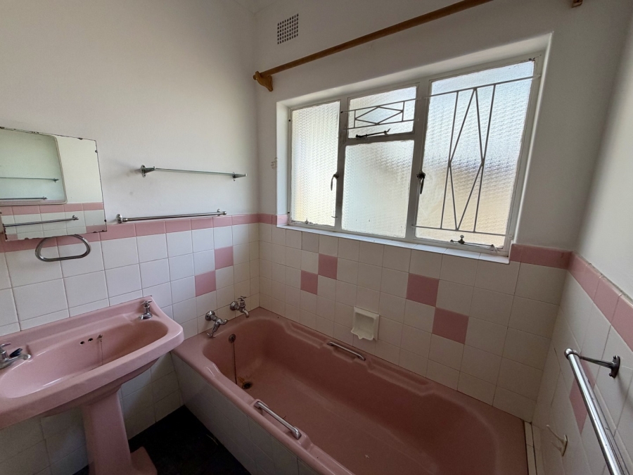 3 Bedroom Property for Sale in Queenswood Gauteng
