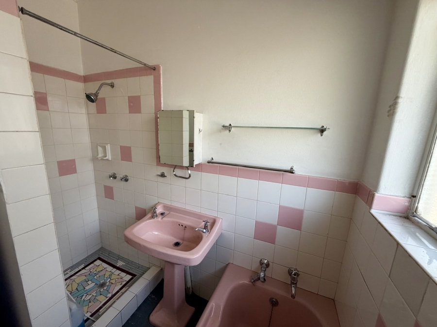 3 Bedroom Property for Sale in Queenswood Gauteng