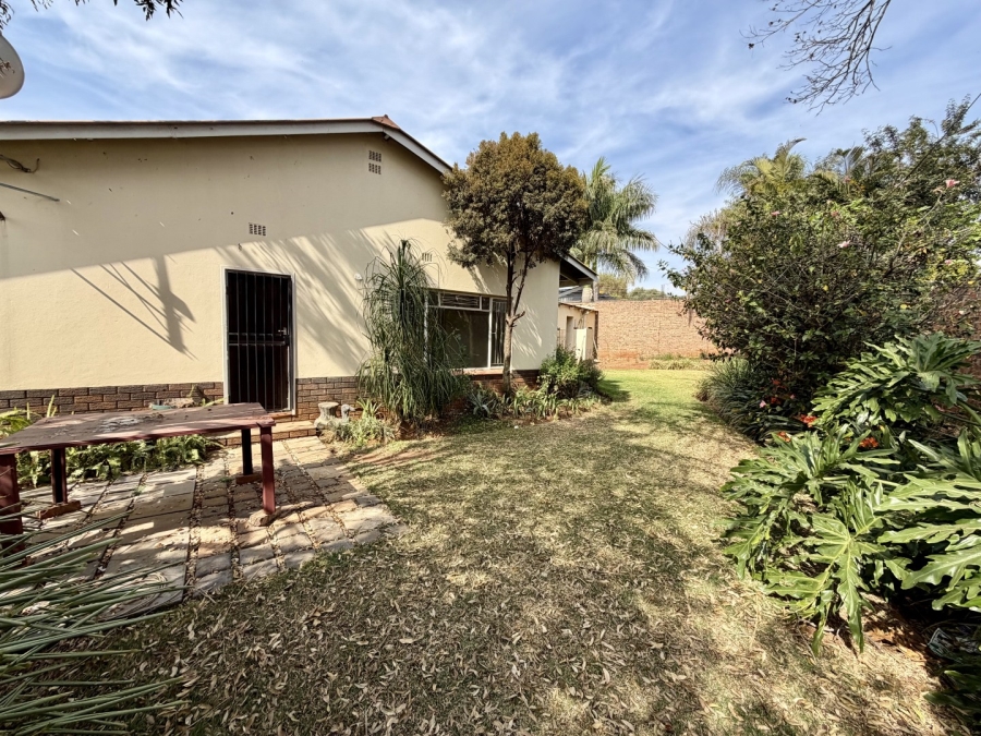 3 Bedroom Property for Sale in Queenswood Gauteng