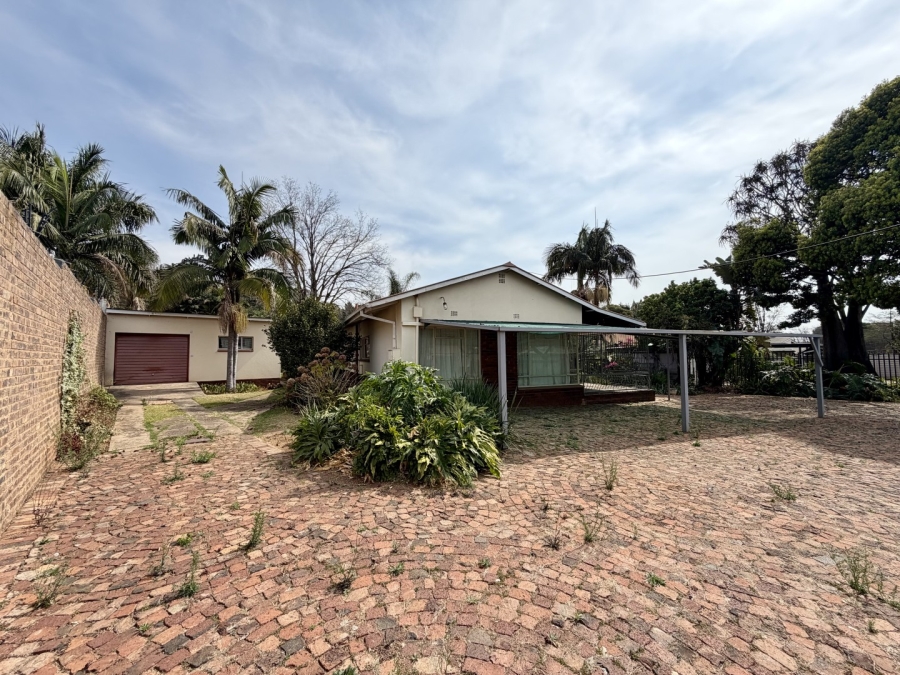 3 Bedroom Property for Sale in Queenswood Gauteng