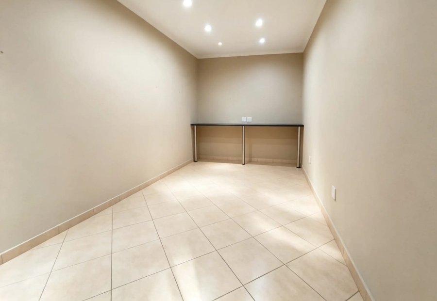 To Let 4 Bedroom Property for Rent in Villieria Gauteng
