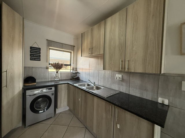 To Let 3 Bedroom Property for Rent in Bartlett Gauteng