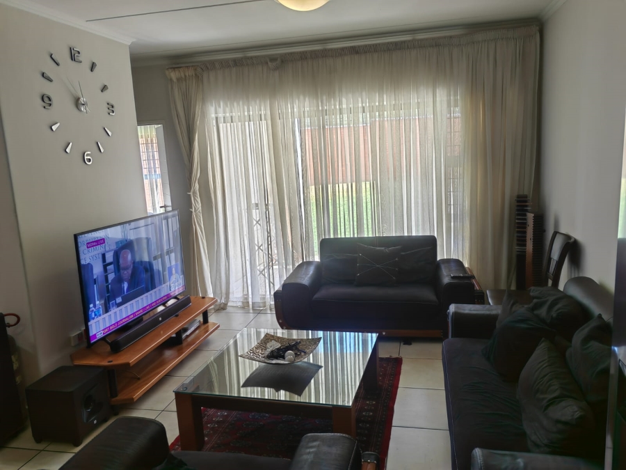 3 Bedroom Property for Sale in Oakdene Gauteng