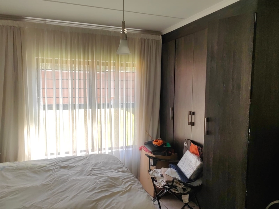 3 Bedroom Property for Sale in Oakdene Gauteng