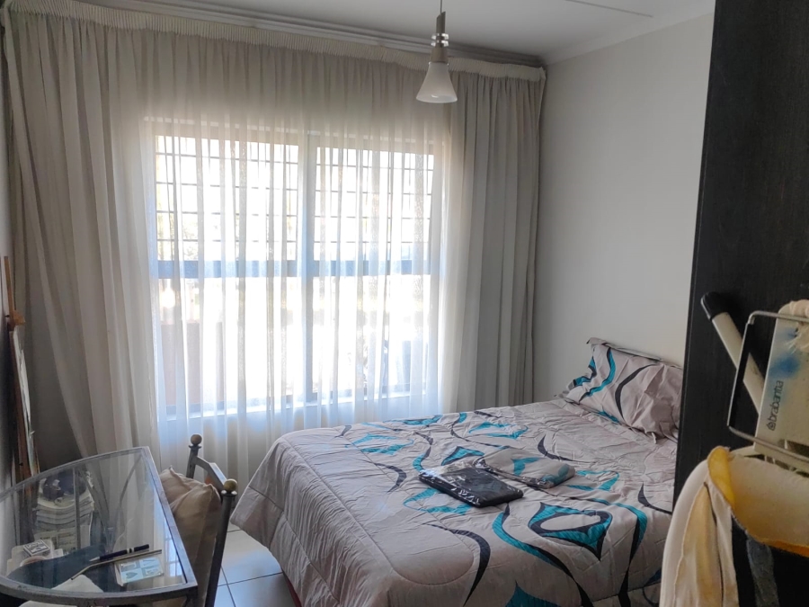 3 Bedroom Property for Sale in Oakdene Gauteng