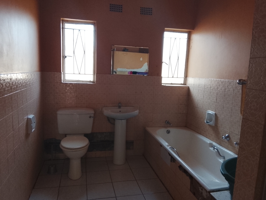 4 Bedroom Property for Sale in Vanderbijlpark SE 7 Gauteng
