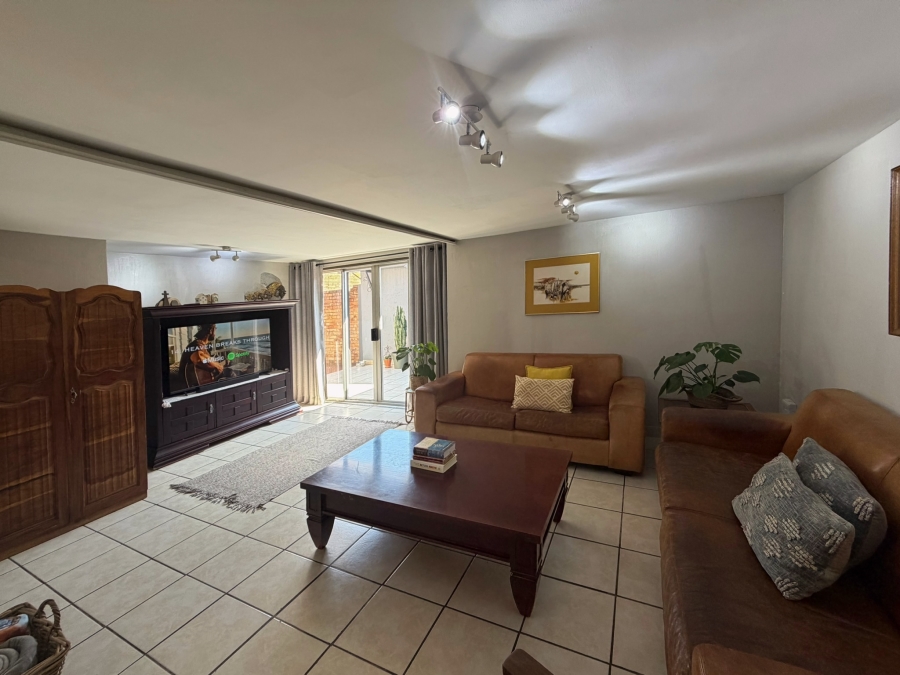 4 Bedroom Property for Sale in Magalieskruin Gauteng