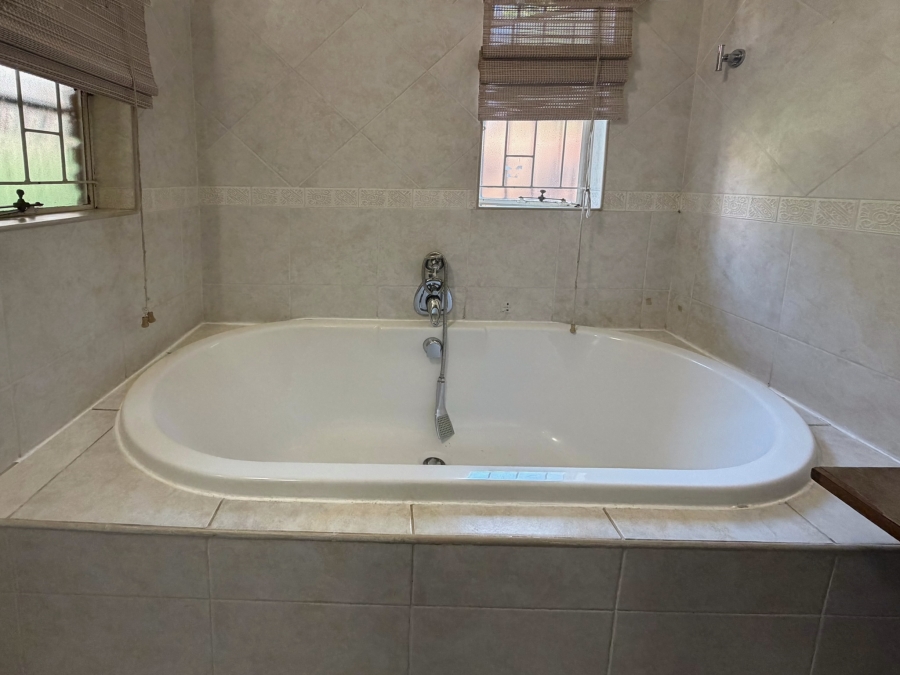 4 Bedroom Property for Sale in Magalieskruin Gauteng