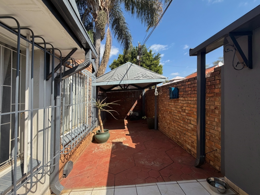 4 Bedroom Property for Sale in Magalieskruin Gauteng