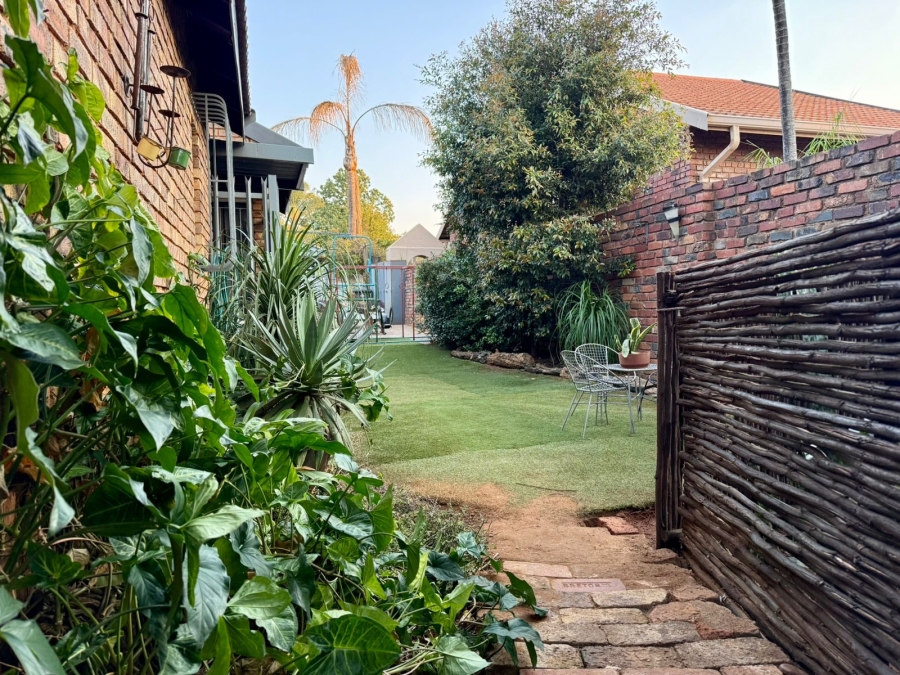 4 Bedroom Property for Sale in Magalieskruin Gauteng