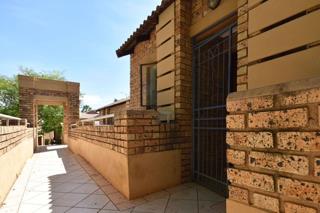 2 Bedroom Property for Sale in Stone Ridge Gauteng