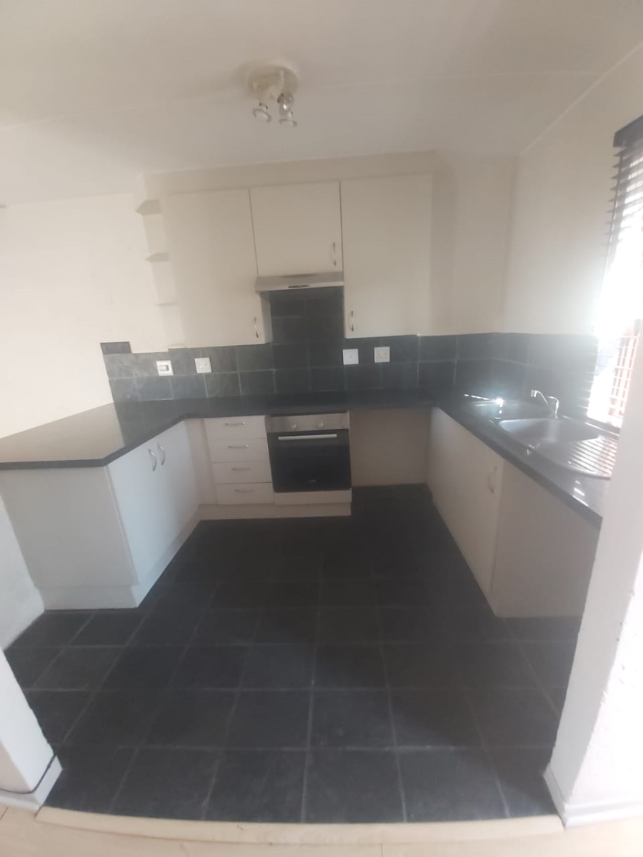 To Let 2 Bedroom Property for Rent in Ferndale Gauteng