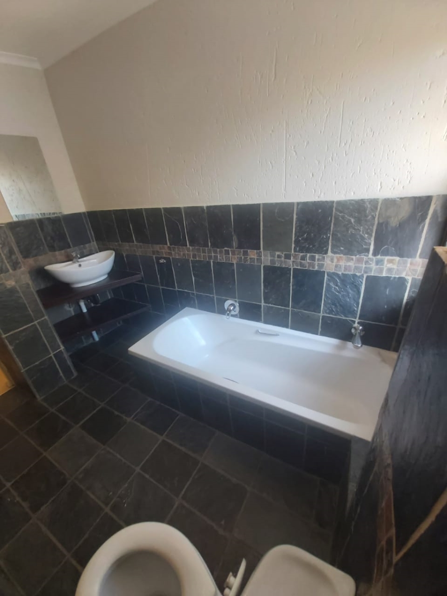 To Let 2 Bedroom Property for Rent in Ferndale Gauteng