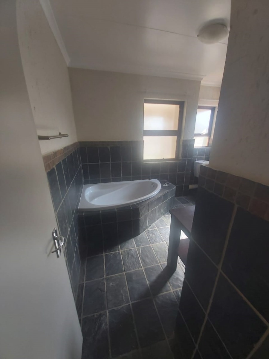 To Let 2 Bedroom Property for Rent in Ferndale Gauteng