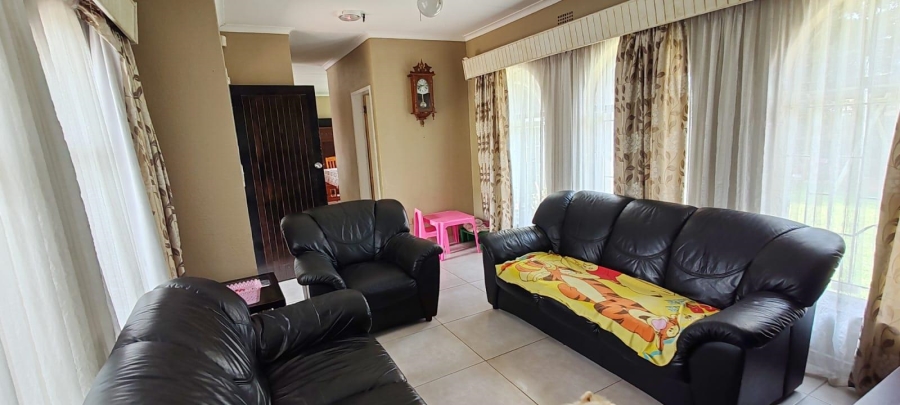 To Let 4 Bedroom Property for Rent in Crystal Park Gauteng