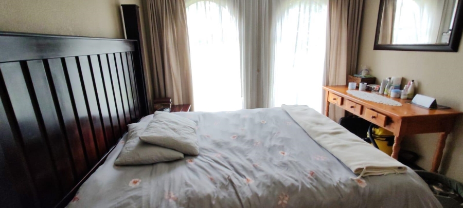 To Let 4 Bedroom Property for Rent in Crystal Park Gauteng