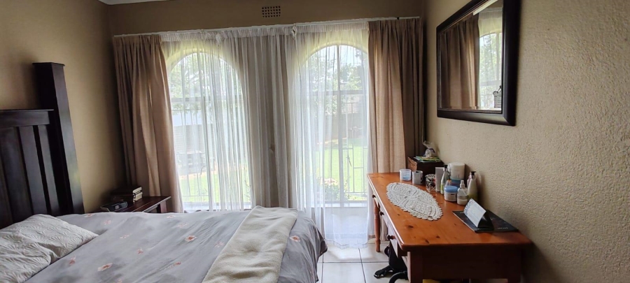 To Let 4 Bedroom Property for Rent in Crystal Park Gauteng