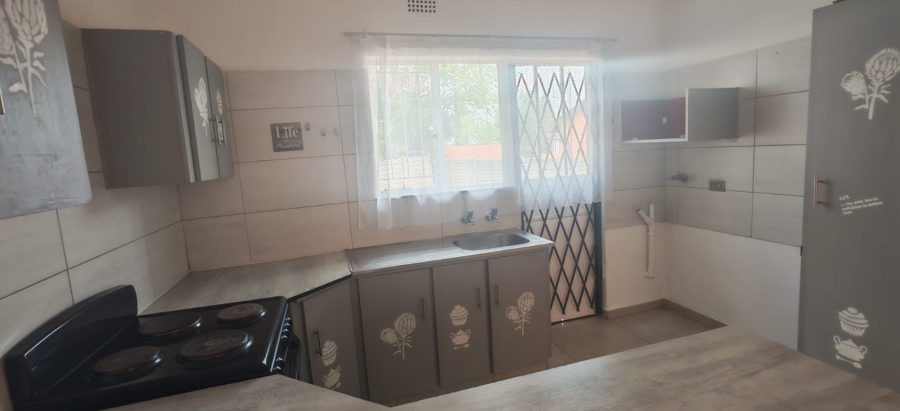 4 Bedroom Property for Sale in Crystal Park Gauteng