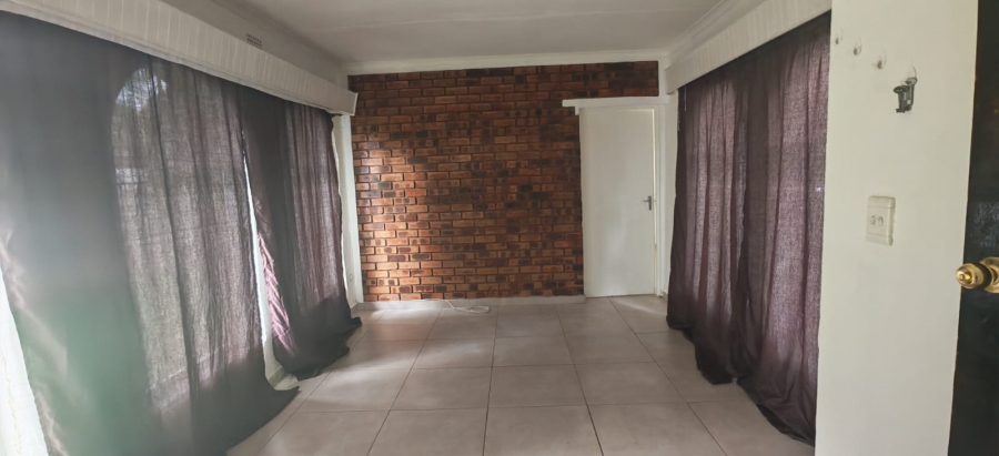 4 Bedroom Property for Sale in Crystal Park Gauteng