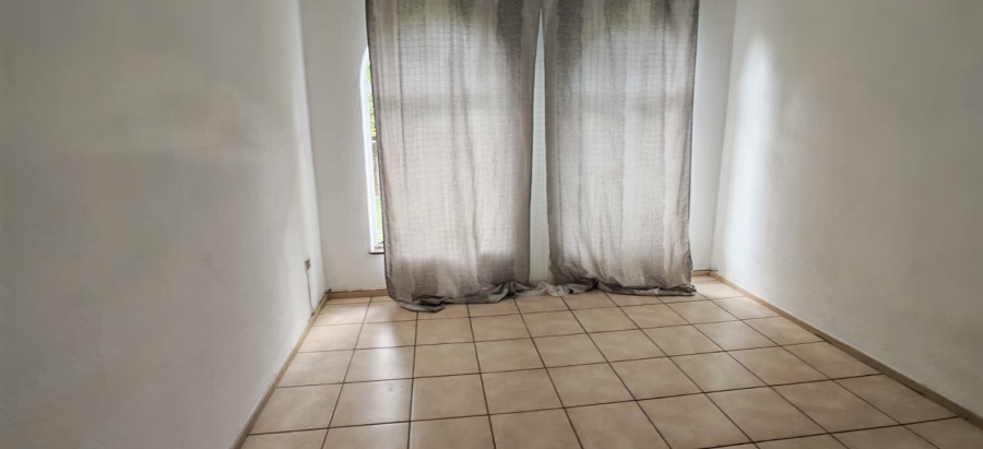 4 Bedroom Property for Sale in Crystal Park Gauteng