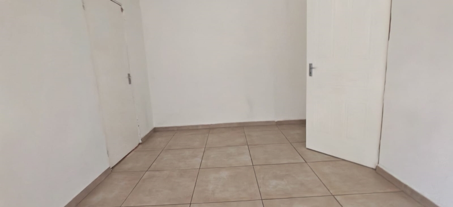4 Bedroom Property for Sale in Crystal Park Gauteng