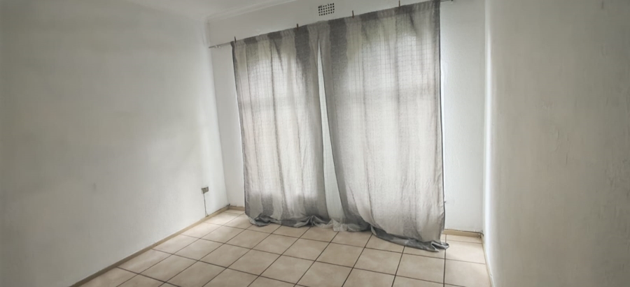 4 Bedroom Property for Sale in Crystal Park Gauteng
