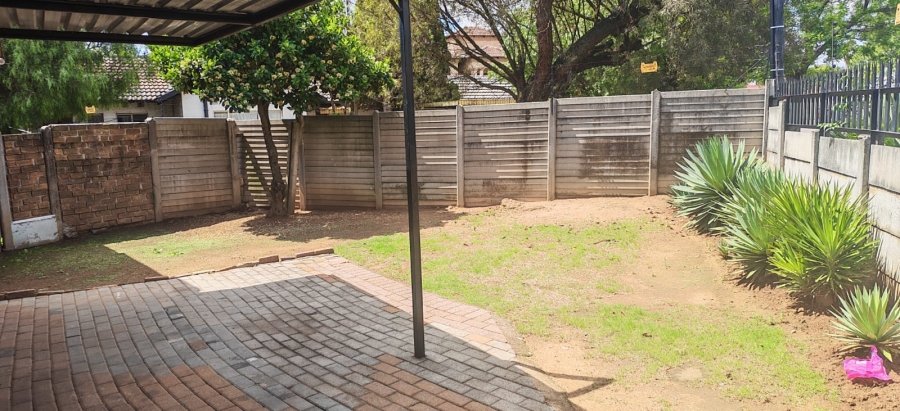 4 Bedroom Property for Sale in Crystal Park Gauteng