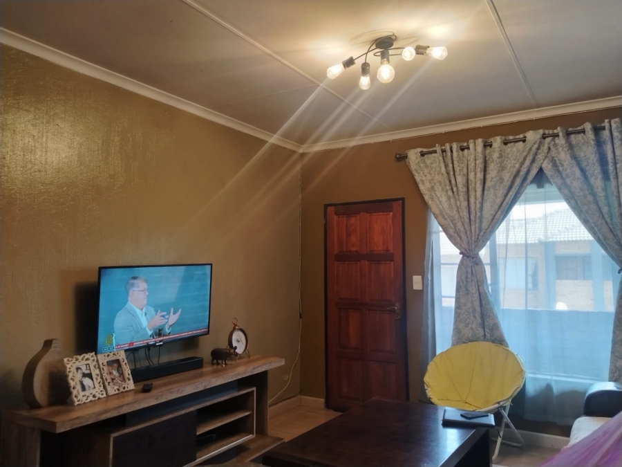 2 Bedroom Property for Sale in Elspark Gauteng