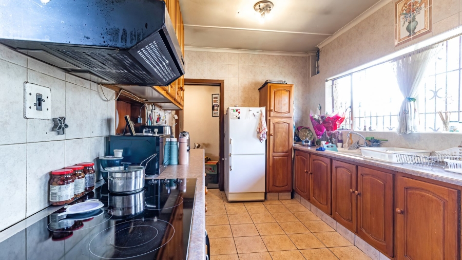 3 Bedroom Property for Sale in Brackenhurst Gauteng