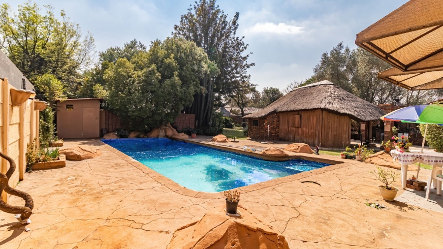 3 Bedroom Property for Sale in Brackenhurst Gauteng